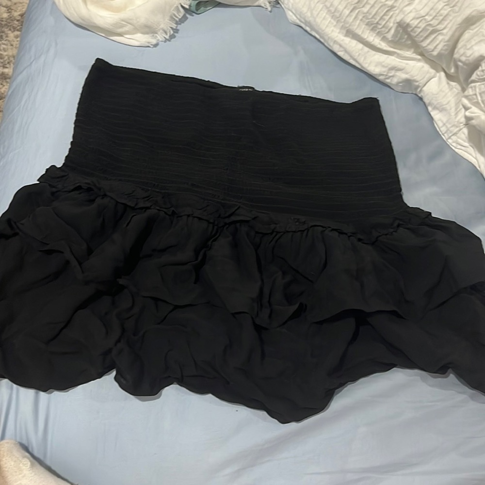 black mini frilly skirt from forever 21